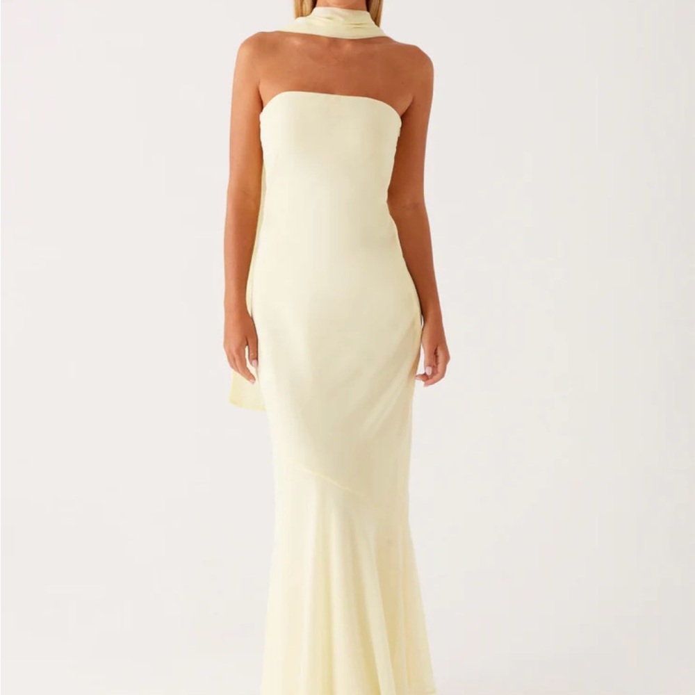 Elegant Butter Yellow Strapless Dress